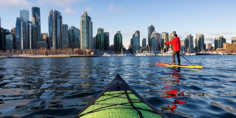 Kayak una de las actividades para practicar ingles en Vancouver Canada