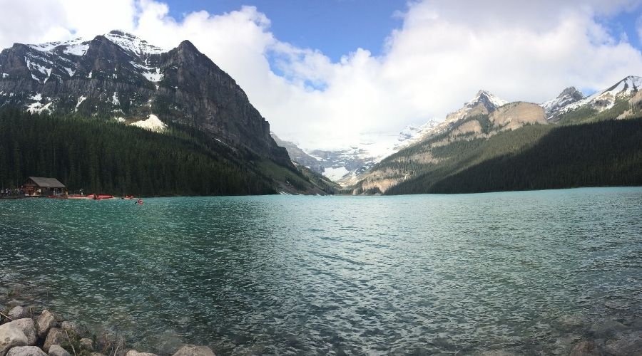 lago en el parque nacional banff en canadá